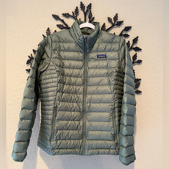 Patagonia Women’s Down Sweater Jacket Size L - Picture 1 of 5